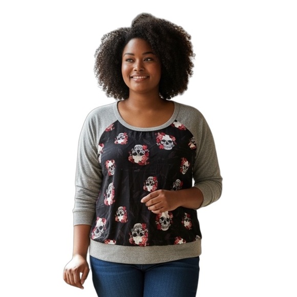 TORRID 1X Gray Sweatshirt Chiffon Black Red Skull Front R $59 - Picture 2 of 9